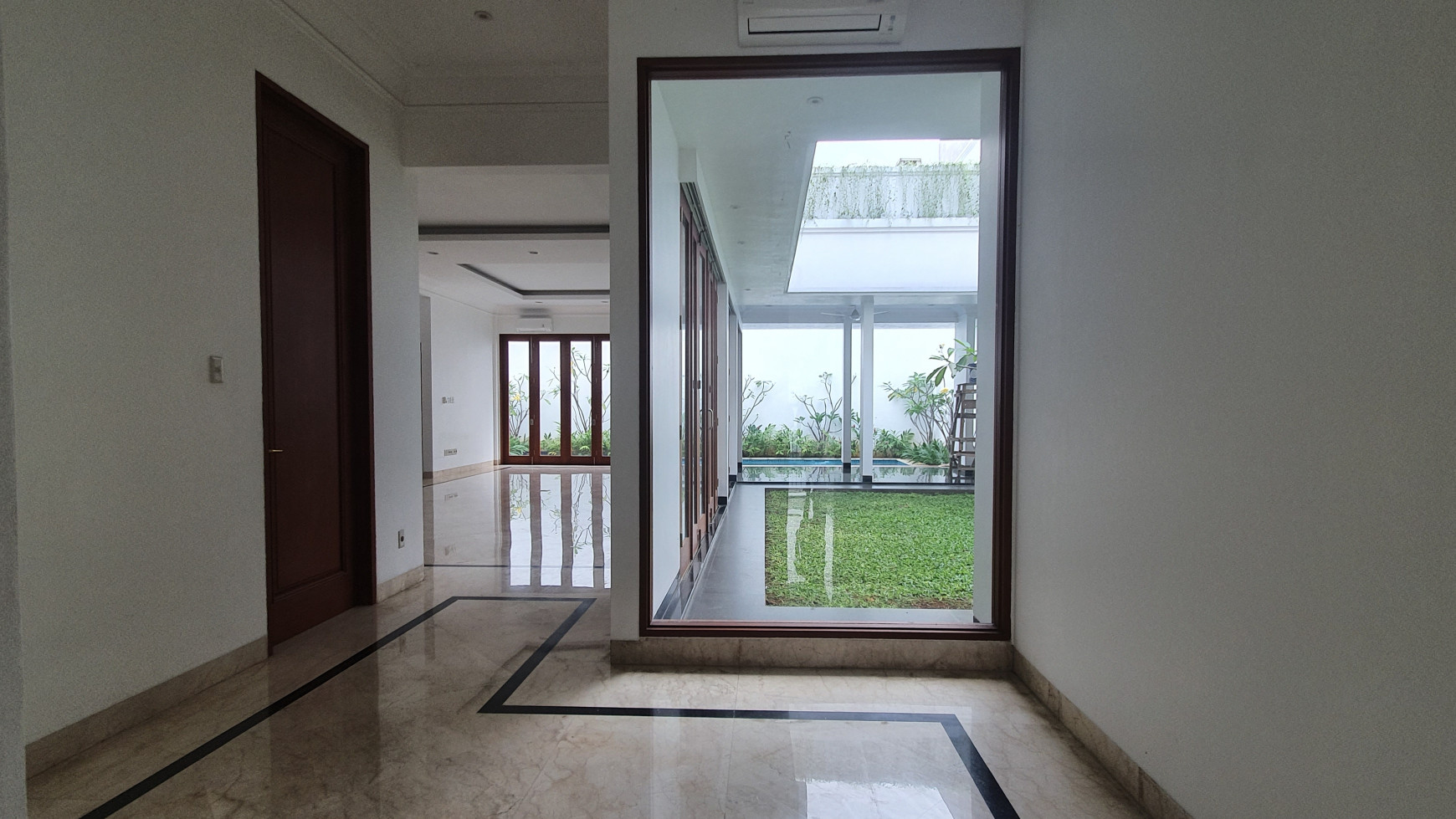 RUMAH BRAND NEW DESIGN MODERN GAYA VILLA JALAN LEBAR-PONDOK INDAH 