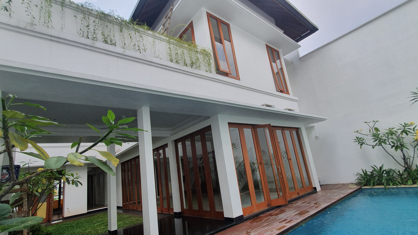 RUMAH BRAND NEW DESIGN MODERN GAYA VILLA JALAN LEBAR-PONDOK INDAH 