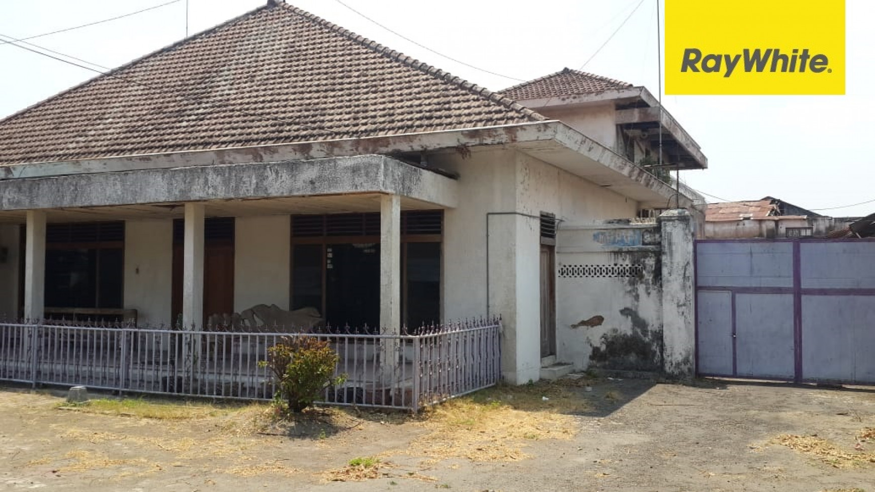 Rumah SHM 2 lantai di Jl MH Thamrin, Kediri