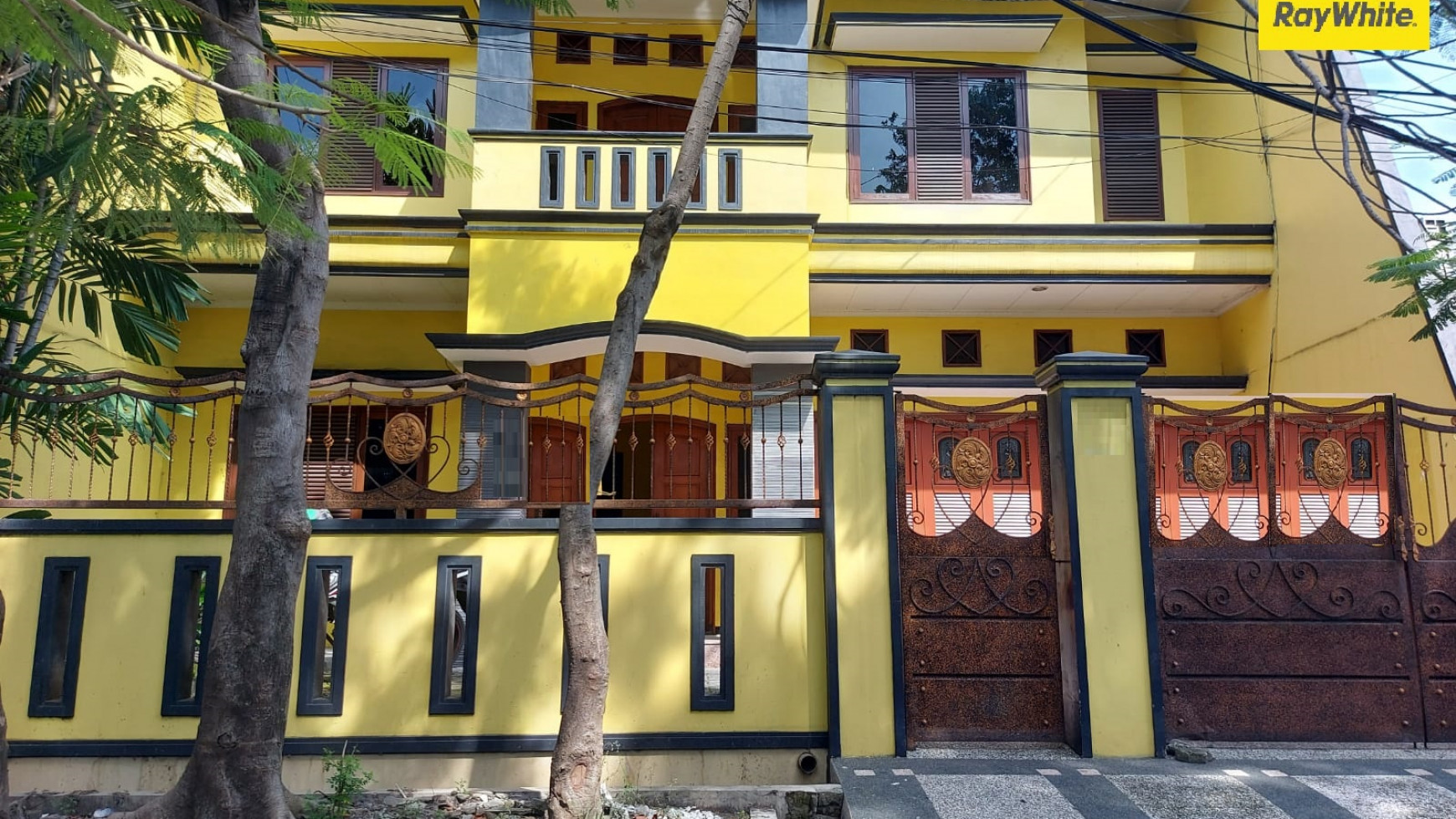 Rumah 2 lantai di Gayungsari Barat, Surabaya