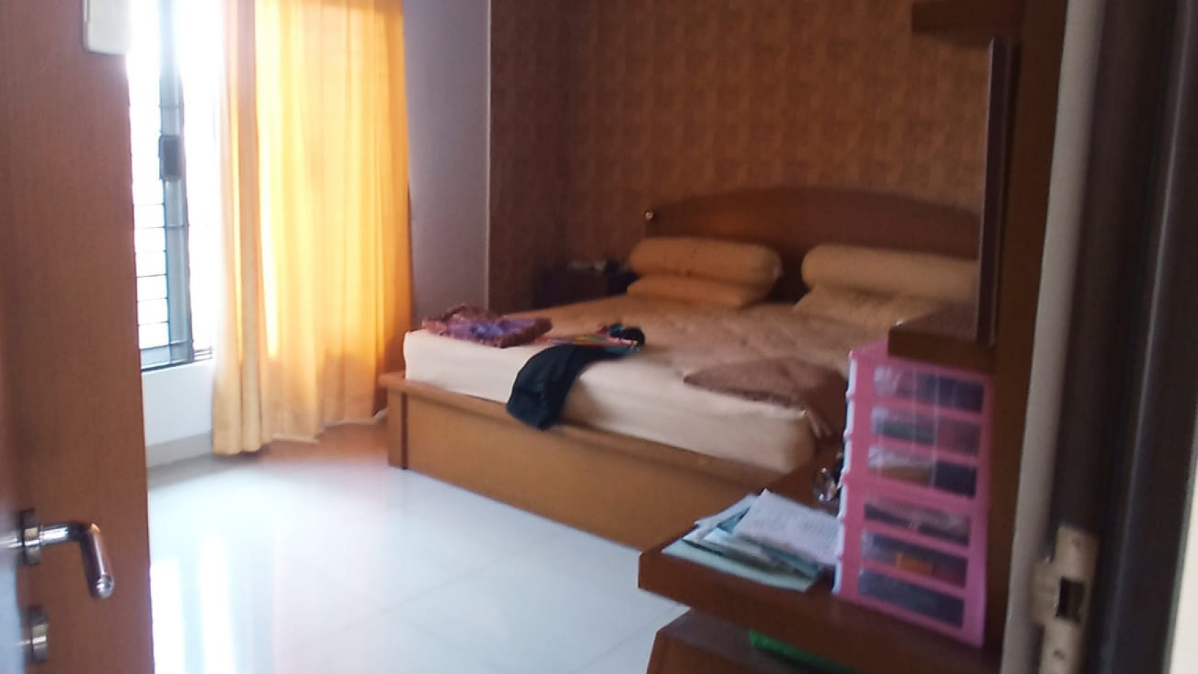 Rumah fully renovated Americans style design di Griya Loka 