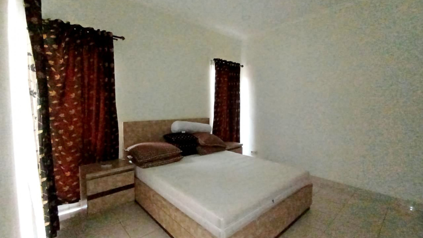 Disewakan harga bersahabat rumah di rolling hills Jalan ventura Lippo karawaci Tangerang