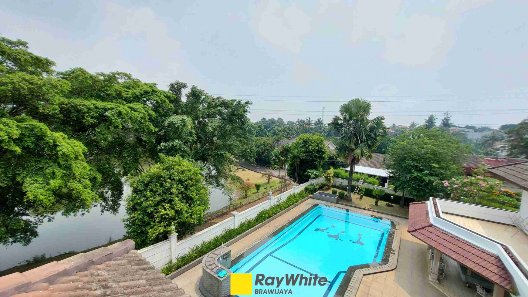 DIJUAL RUMAH DI BLOK A CINERE, DEPOK; DALAM KOMPLEKS , VIEW DANAU, LINGKUNGAN TENANG