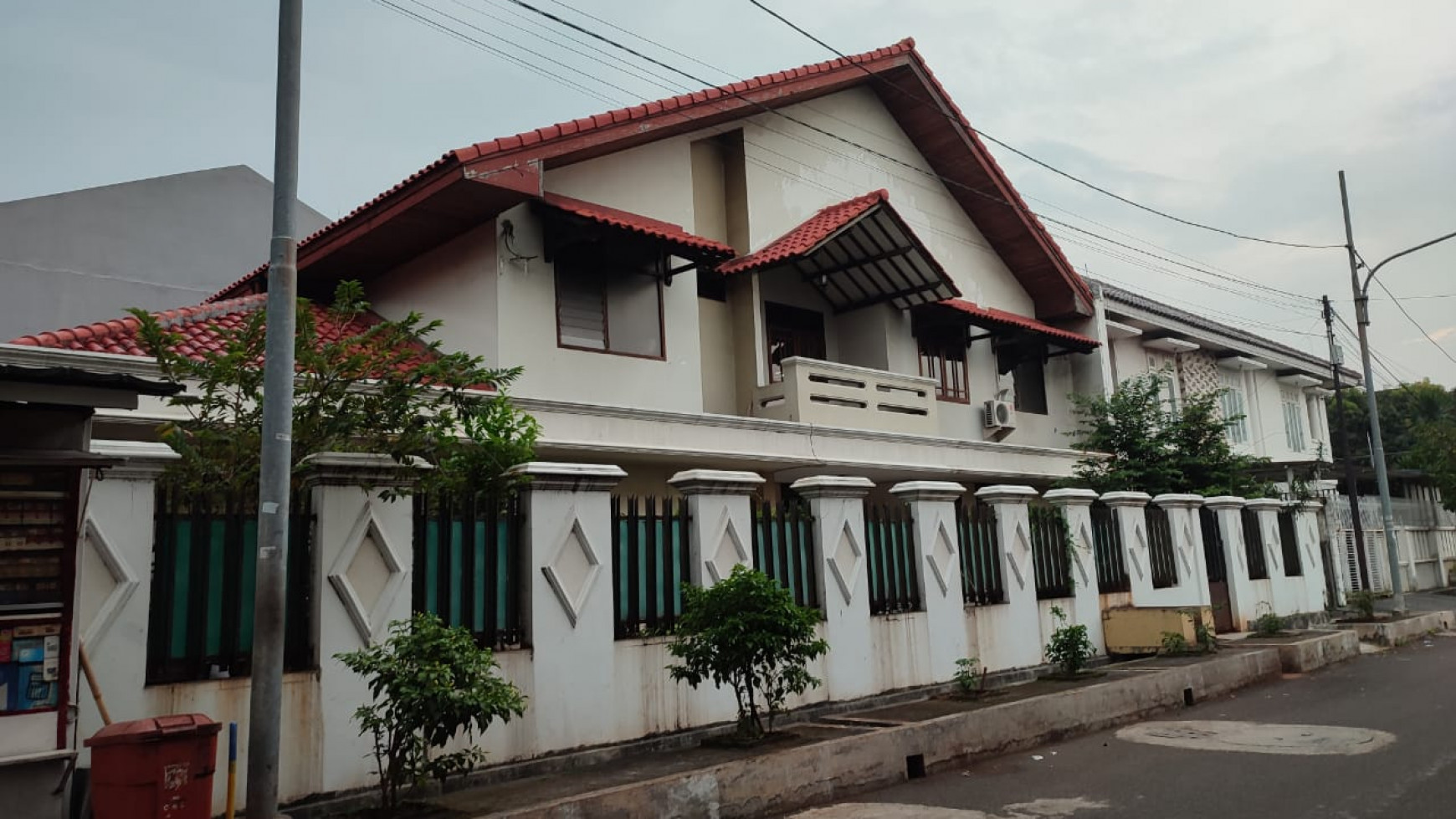 Bagus Rumah Di Hoek 539M2 Tempat Usaha Pinggir Jalan Raya Ramai Cipinang Hub:0817 0120 620