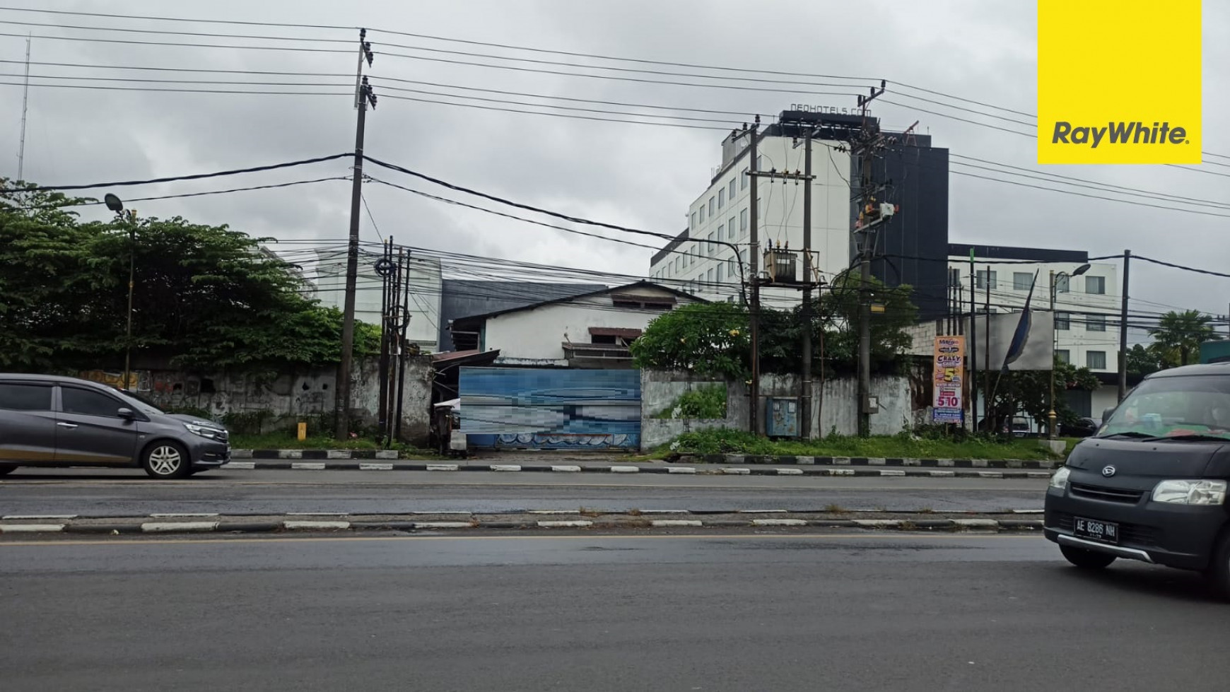 Gudang di Jalan Raya Waru, Sidoarjo