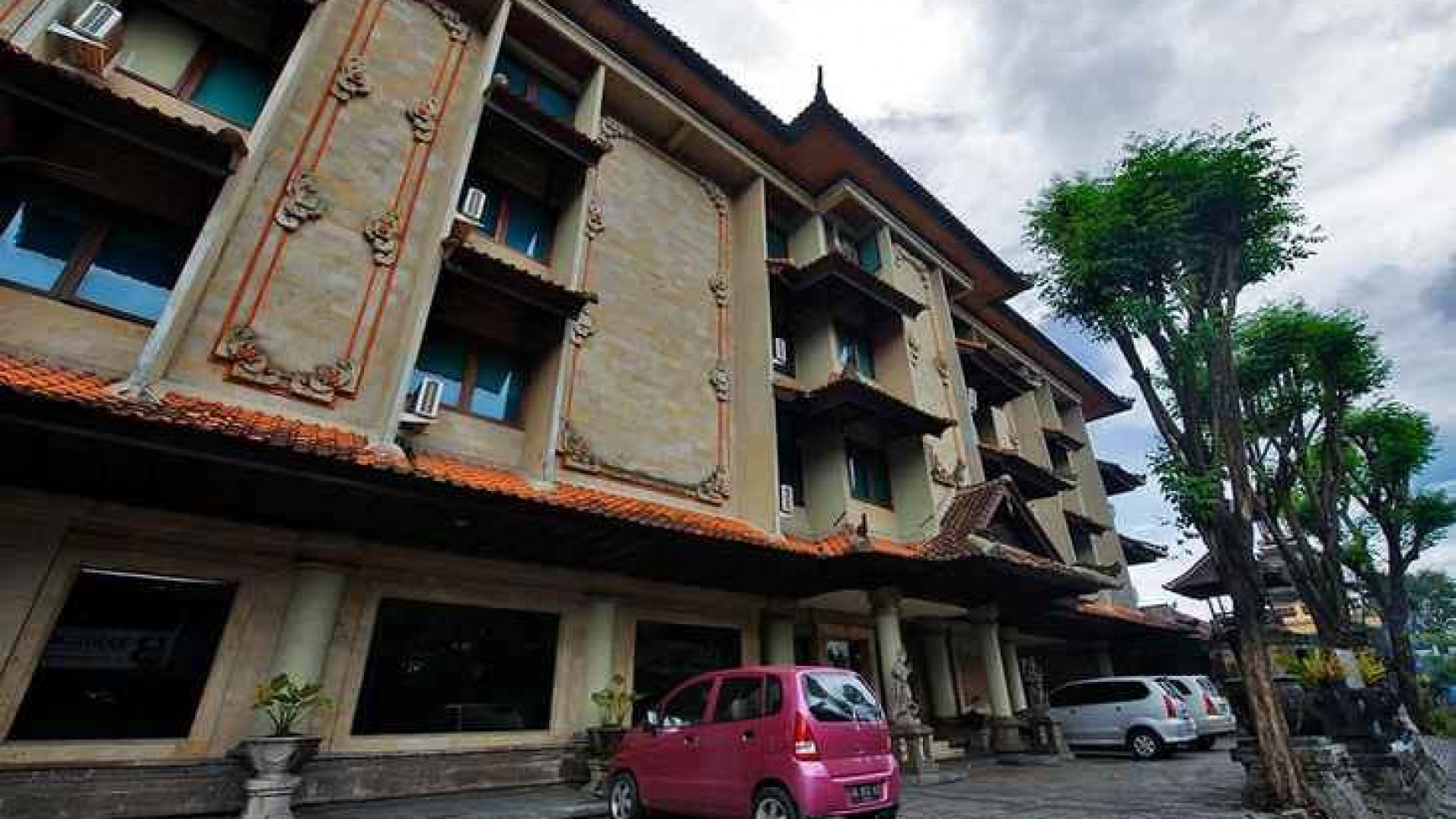 Dijual Hotel Denpasar - BALI - 45 K.Tidur - STRATEGIS Lokasi- Aktif Operasional - 4 Lantai - SHM