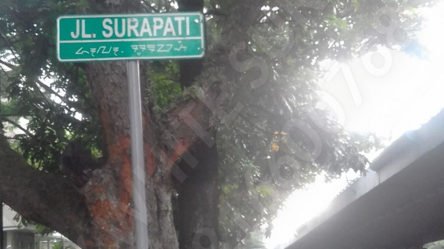 Dijual Rumah & Tempat Usaha di Mainroad Surapati