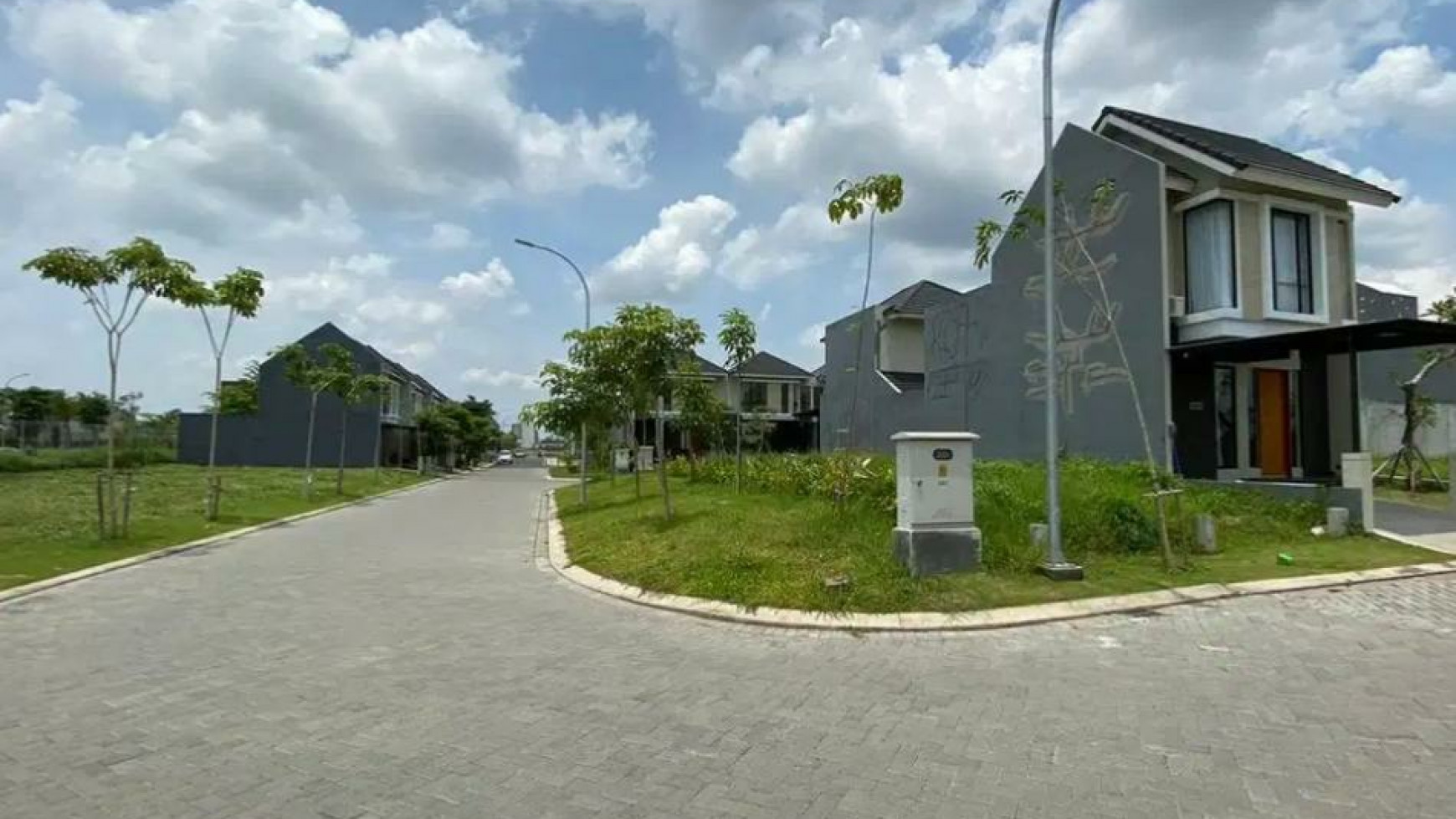 Dijual Rumah North West Hill Citraland - 2 K.Tidur - SEMI Furnished - SHM - Bisa KPR Bank