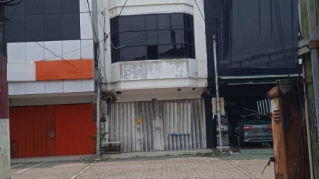 Ruko 3 lantai di Taman Pondok Indah, Surabaya