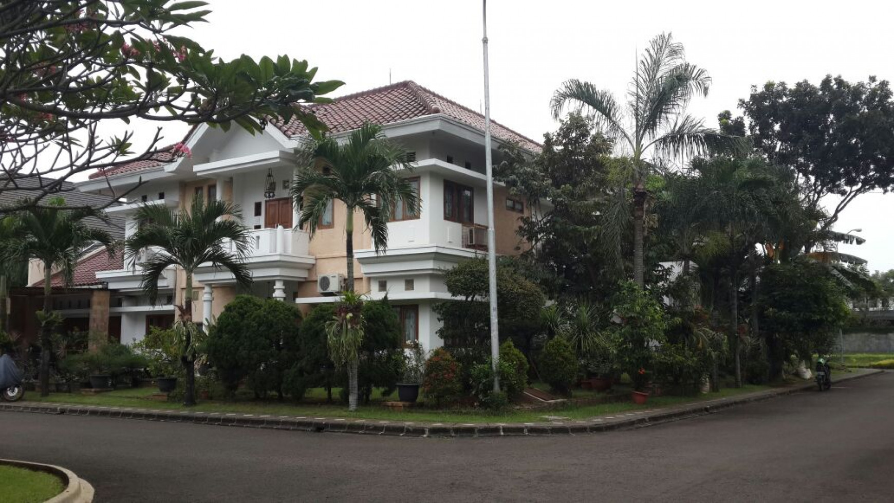 Rumah Minimalis,securty 24 jam di Bintaro 9.