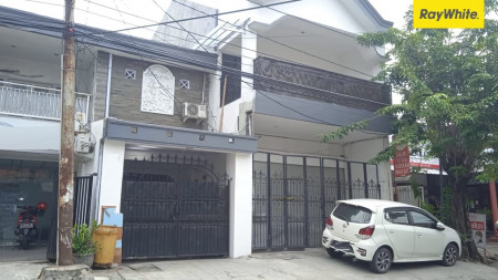 Rumah 2 lantai di Jalan Dukuh Kupang, Surabaya