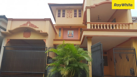 Rumah di Puri Surya Jaya, Sidoarjo