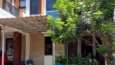 Rumah rapih siap huni De Latinos Buenos Park