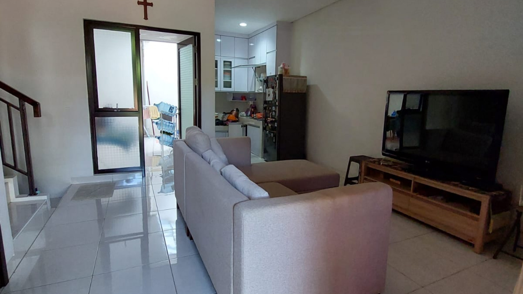 Rumah rapih siap huni De Latinos Buenos Park