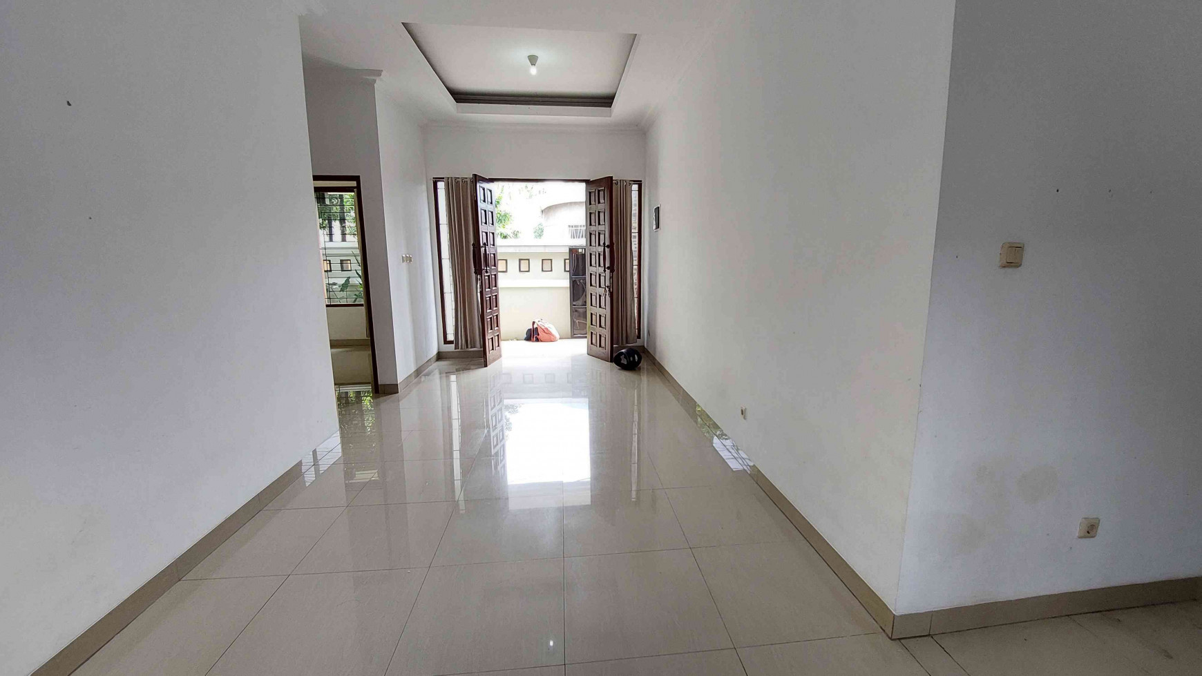 Rumah di Cilandak, bangunan rumah 1 lantai, hanya 5 menit ke Stasiun MRT Cipete Raya, 2 Bedroom