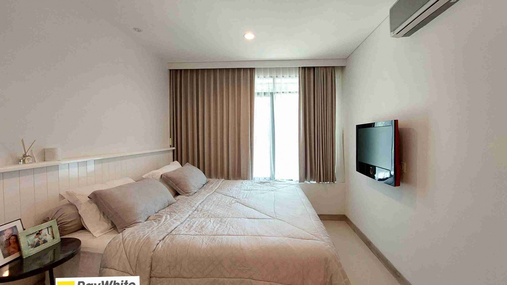 DIJUAL CEPAT UNIT DI APARTMENT DI HAMPSTON PARK, TOWER B, JAKSEL, DEKAT SEKOLAH JIS, POOL VIEW, FURNISHED