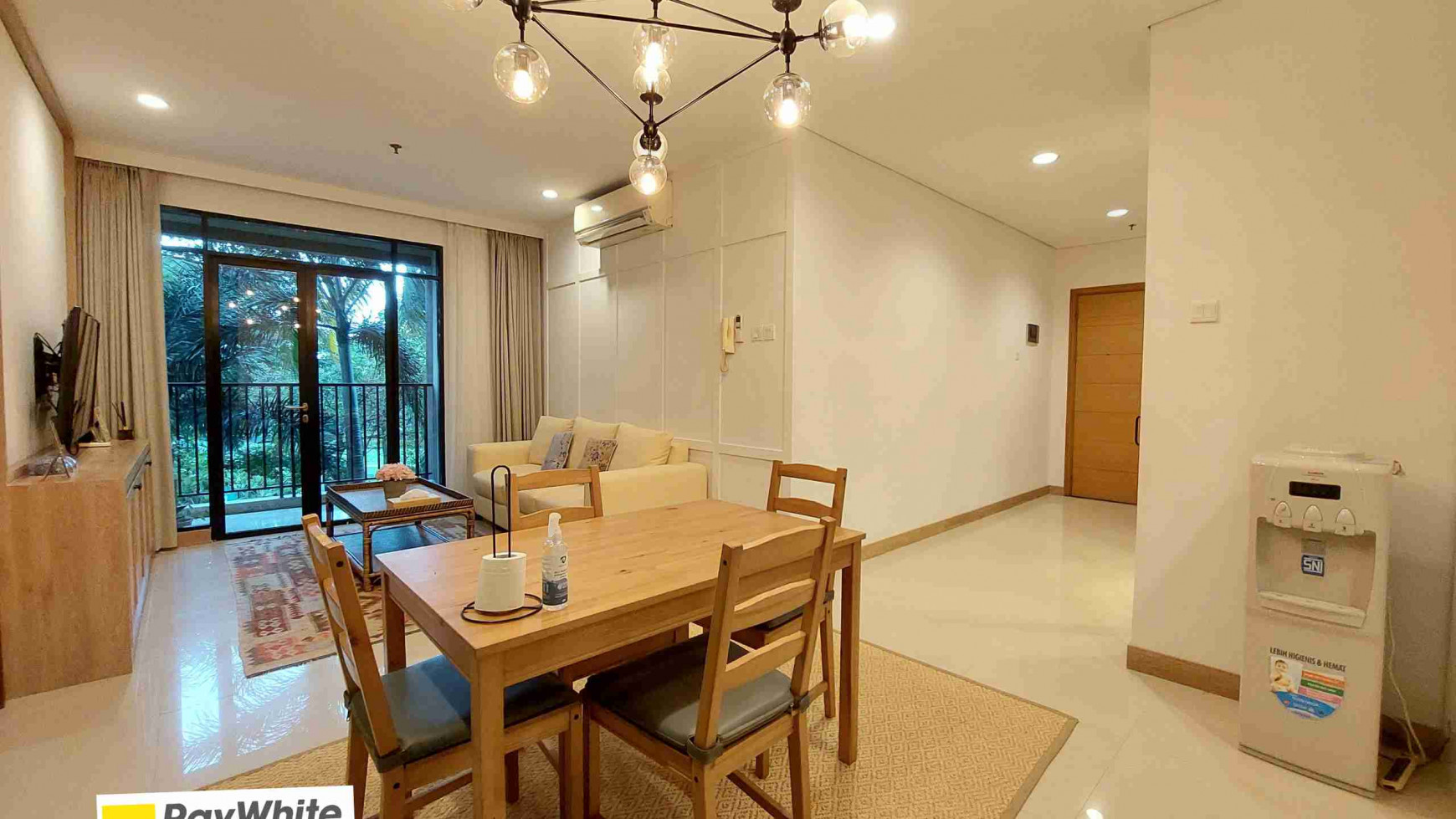 DIJUAL CEPAT UNIT DI APARTEMEN HAMPTONS PARK, CILANDAK, DEKAT SEKOLAH JIS, LOW FLOOR, FURNISHED