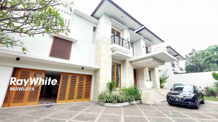 DISEWAKAN RUMAH DI JALAN KEMANG BARAT, JAKSEL, SIAP HUNI, PRIVATE POOL, SEMI FURNISHED, 5 BEDROOMS