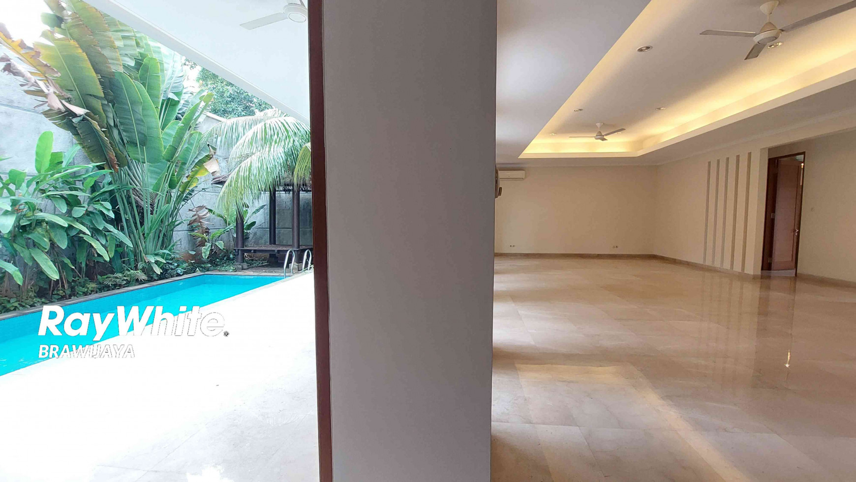 DISEWAKAN RUMAH DI JALAN KEMANG BARAT, JAKSEL, SIAP HUNI, PRIVATE POOL, SEMI FURNISHED, 5 BEDROOMS