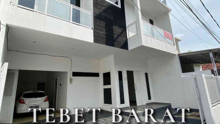 DIJUAL BRAND NEW HOUSE DI TEBET BARAT, SIAP HUNI, LOKASI STRATEGIS, BEBAS BANJIR, 4 BR