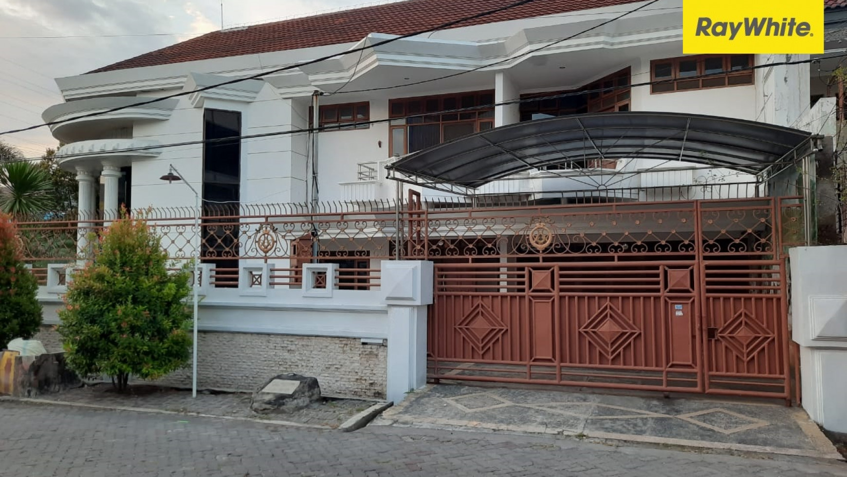 Rumah 2 lantai di Jl Kalijudan, Surabaya