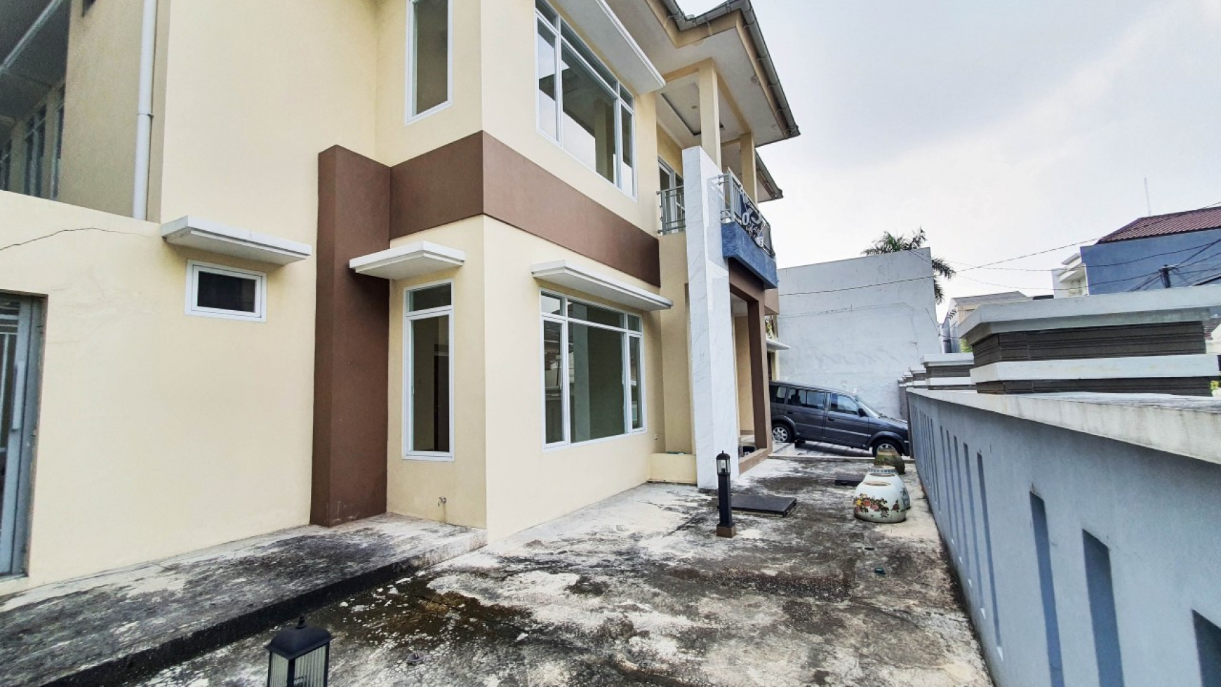 Rumah Baru Renovasi Jalanan 2 mobil, Cluster, Dekat RS, Jl Paradise, Sunter