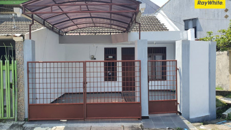 Rumah SHM di Simpang Darmo Permai Selatan, Surabaya