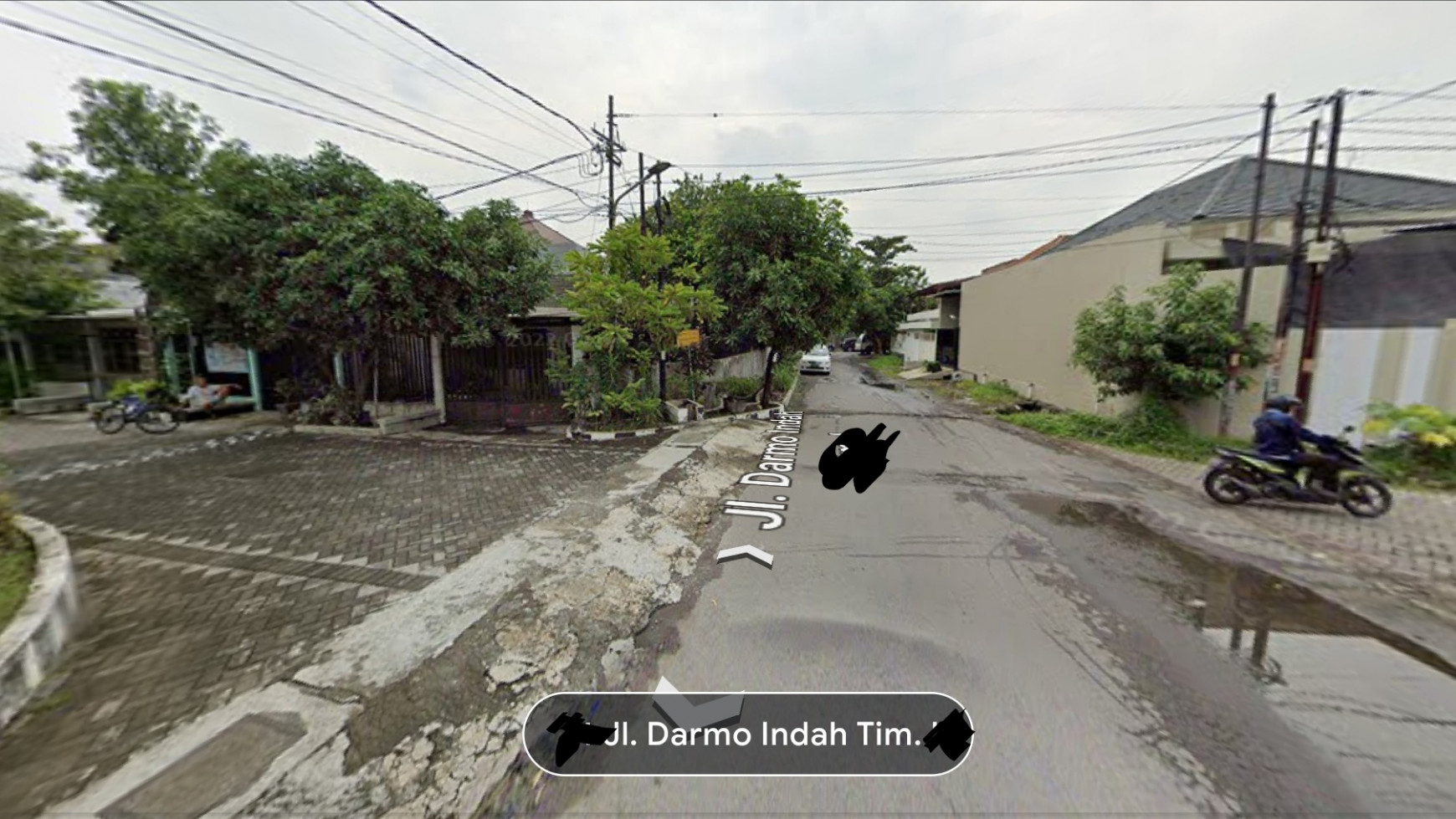 Dijual Rumah Darmo Indah Timur Surabaya - Lokasi Strategis Depan Lapangan - Parkiran LUAS