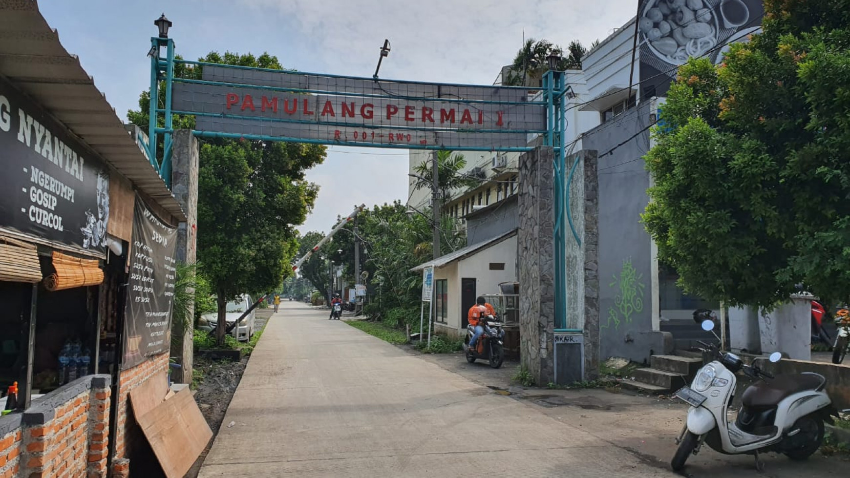 Rumah Siap Huni, Strategis Dekat Bunderan Pamulang