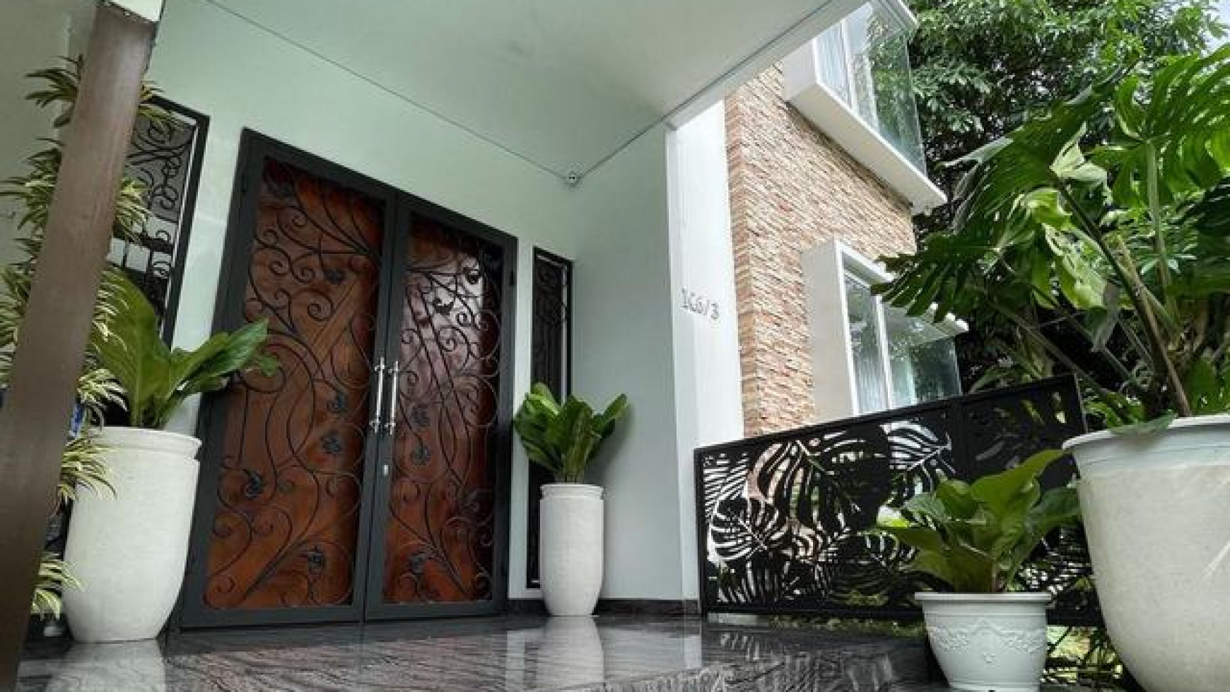 dijual rumah bagus banget, mewah, rapih terawat, harga nego sampai deal, siap huni, di bsd city de latinos cluster carribean, dekat tol jor bsd city tangerang