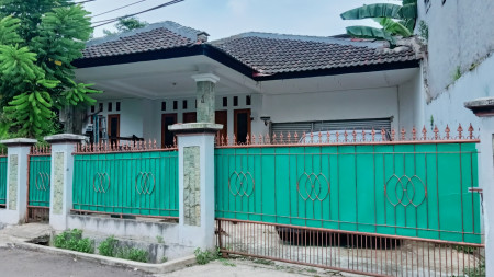 Rumah siap huni di pondok aren