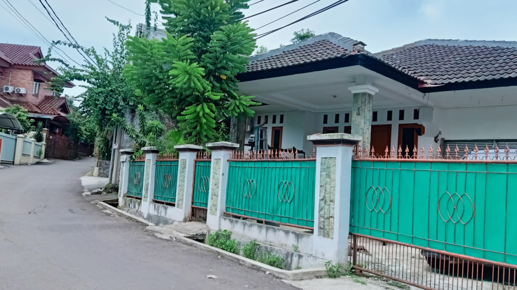 Rumah siap huni di pondok aren