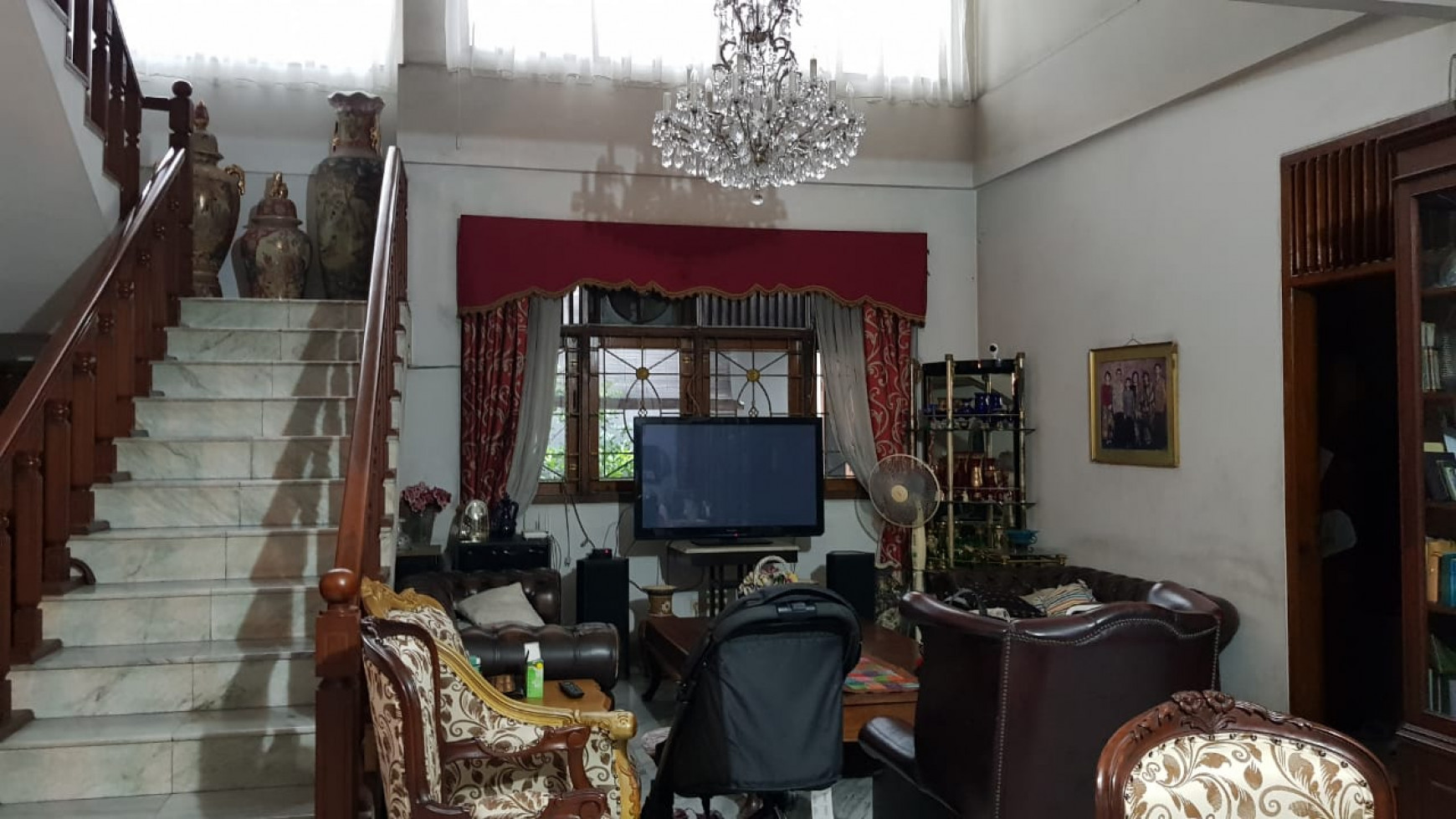 Dijual Rumah Cantik dan Luas di Pancoran