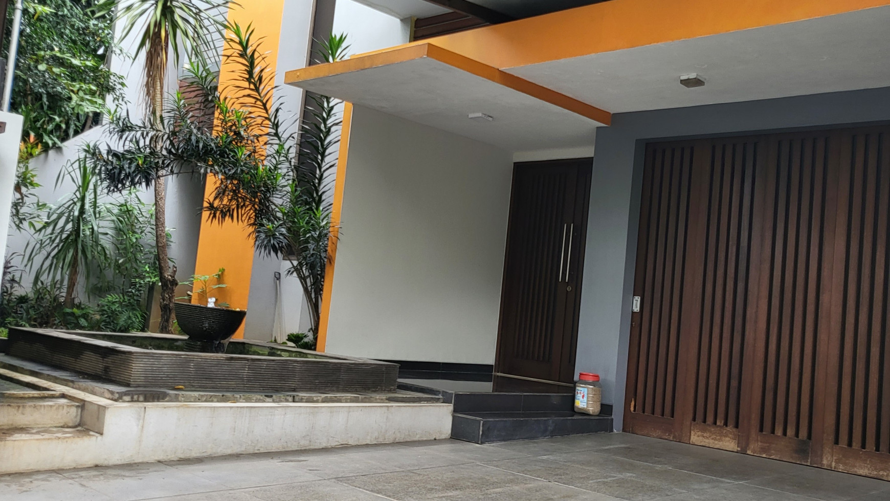 FOR RENT RUMAH MINIMALIST LINGKUNGAN NYAMAN - DEMPO KEBAYORAN BARU