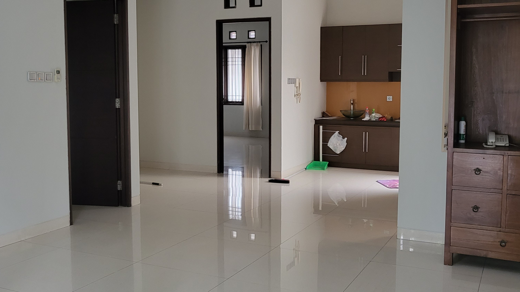 FOR RENT RUMAH MINIMALIST LINGKUNGAN NYAMAN - DEMPO KEBAYORAN BARU