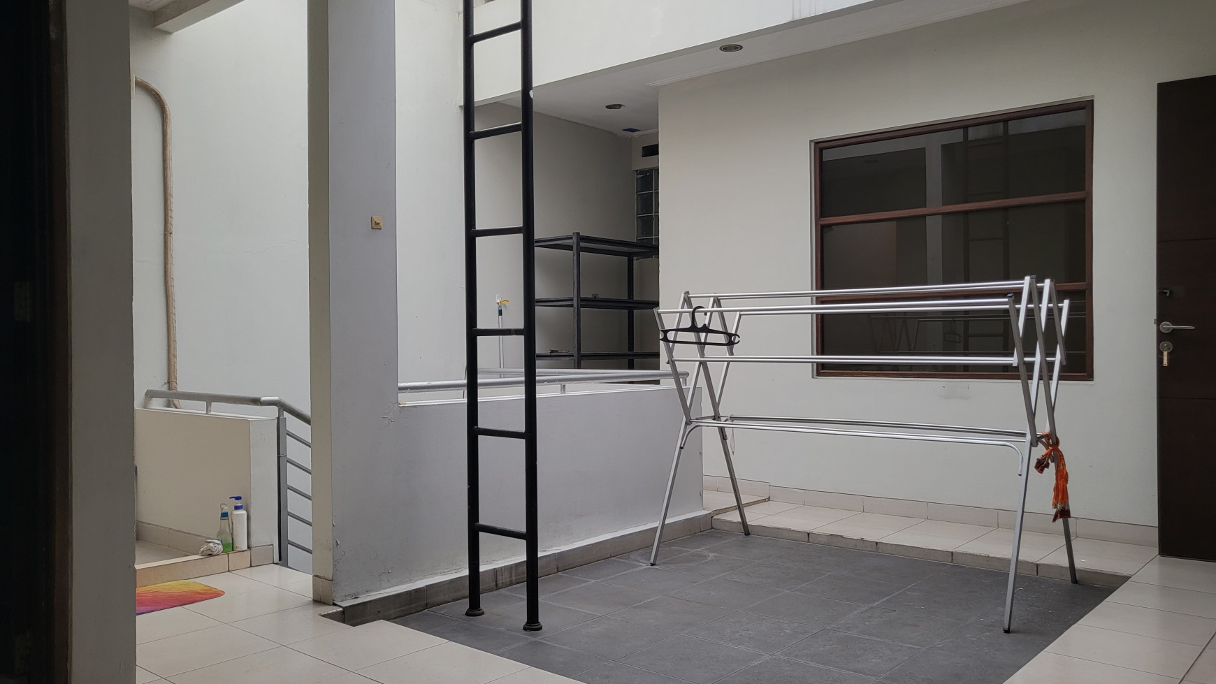 FOR RENT RUMAH MINIMALIST LINGKUNGAN NYAMAN - DEMPO KEBAYORAN BARU