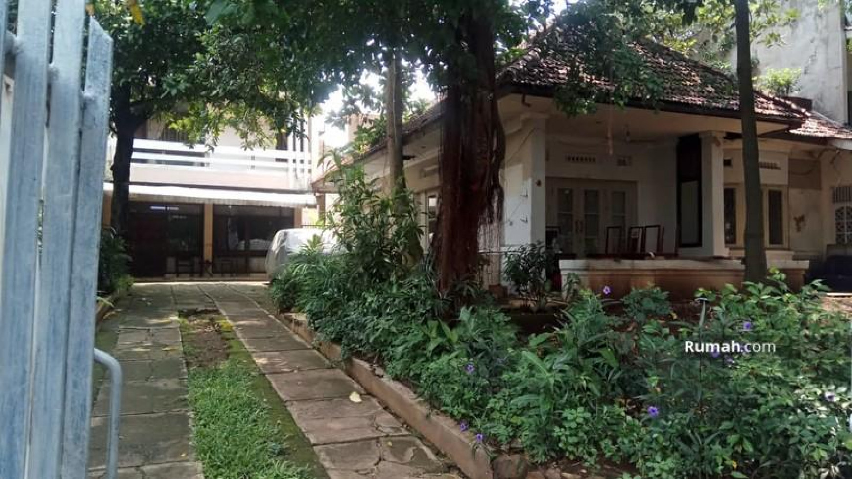 Rumah hitung tanah siap bangun area menteng jakpus 