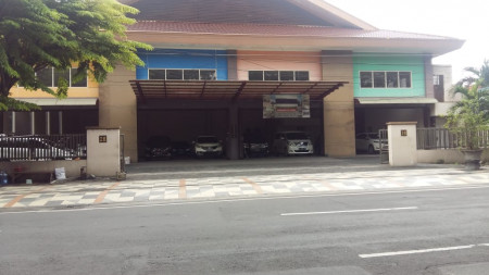 Disewakan Show room lokasi tengah kota Surabaya