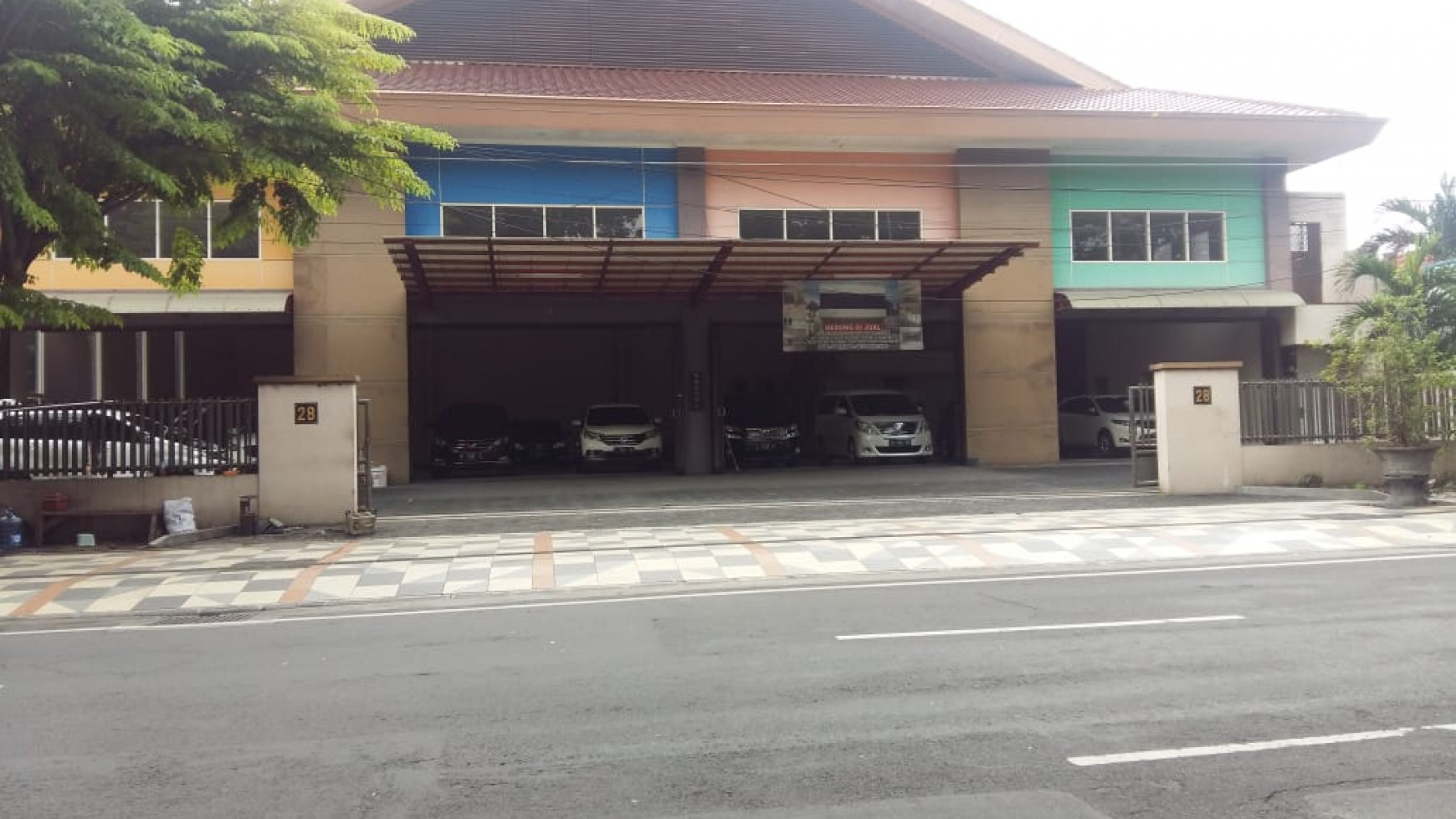 Disewakan Show room lokasi tengah kota Surabaya