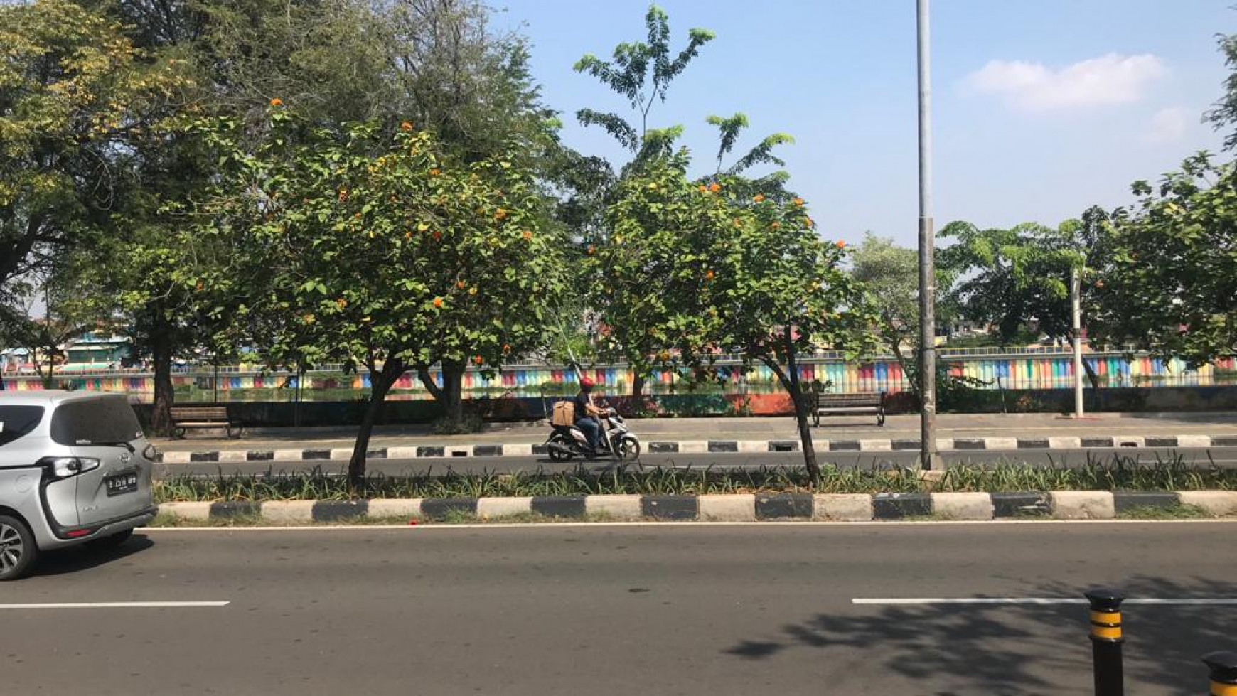 RUMAH PNGGIR JALAN BISA UNTUK USAHA. -JUAL HITUNG TANAH.