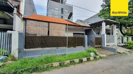 Rumah SHM di Darmo Permai Timur, Surabaya