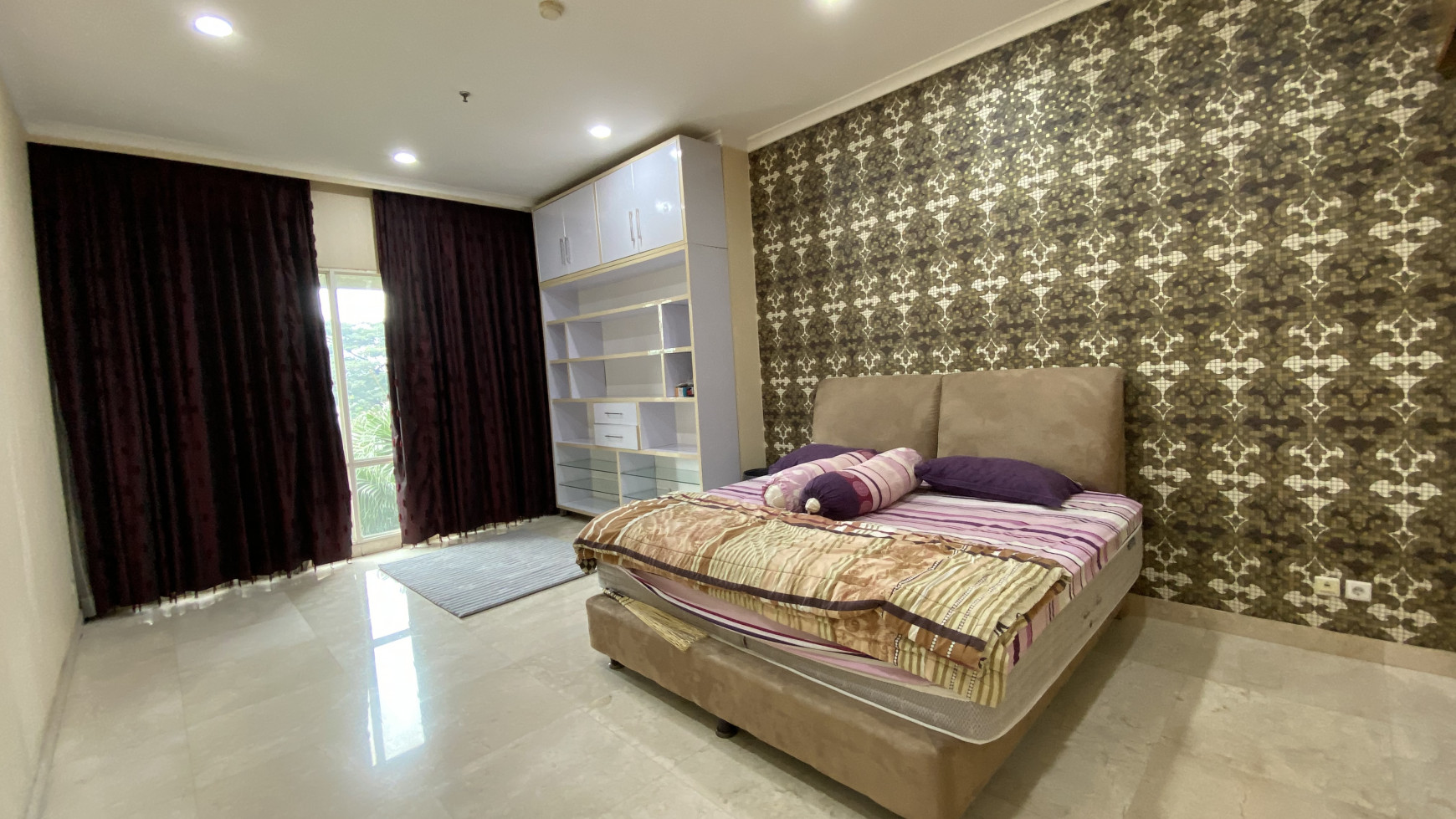 Dijual / Disewakan Apartemen Senayan Residence 3BR + 1