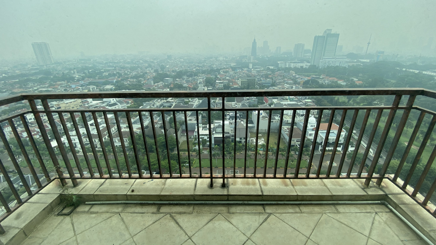 Disewakan Apartemen Senayan Residence 3BR + 1