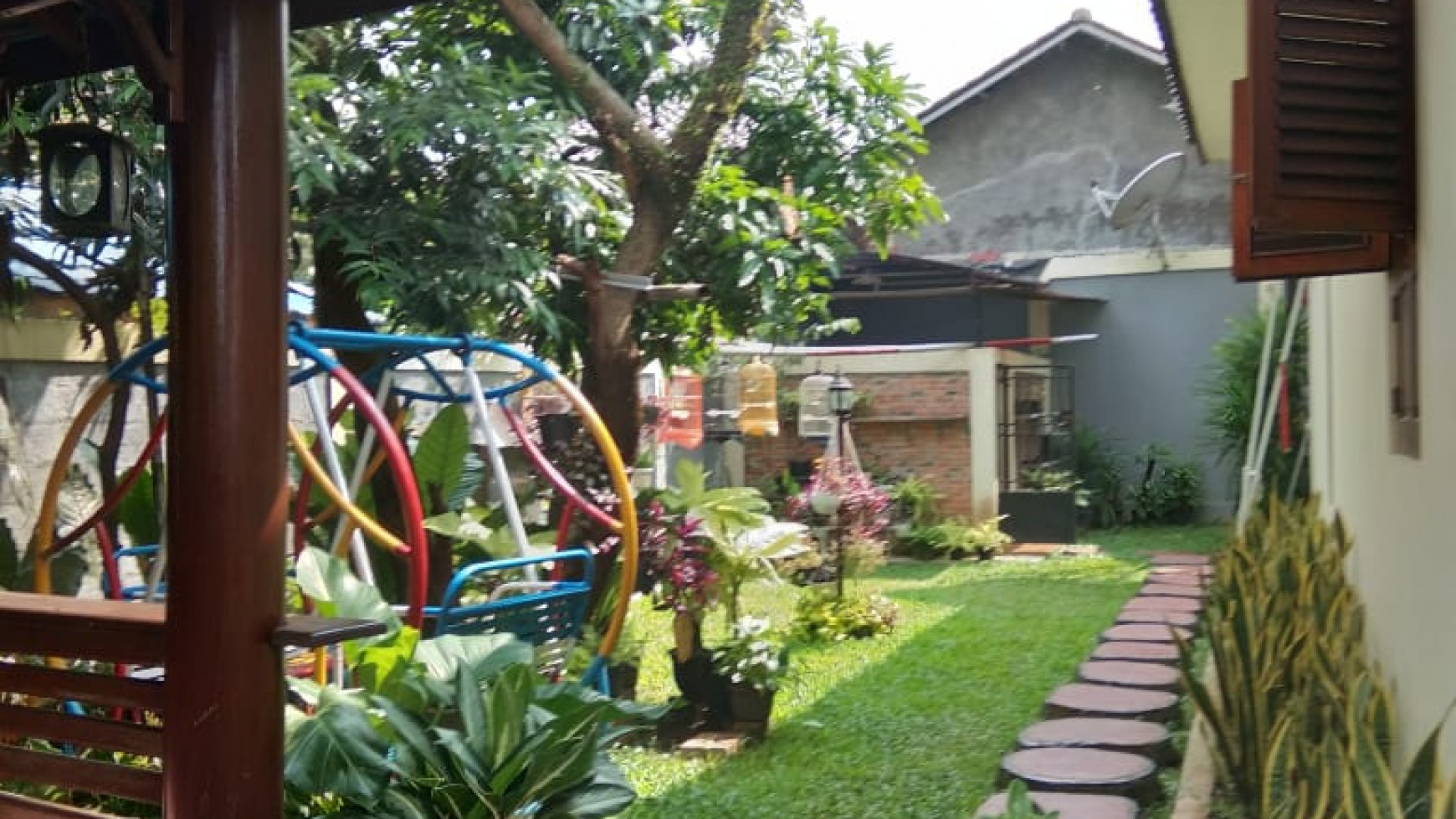 Rumah Siap Huni Dengan Halaman Luas @Pondok Benda, Pamulang