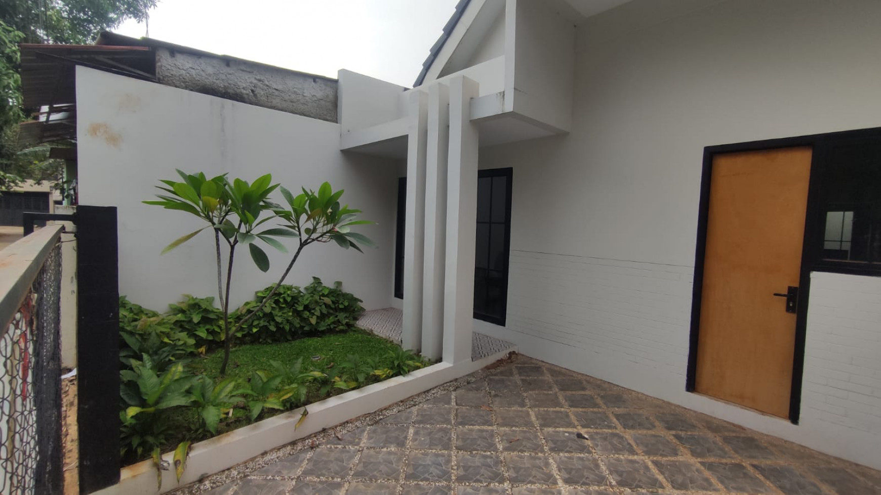 Rumah minimalis, brand new bagus, siap huni di Graha Bintaro