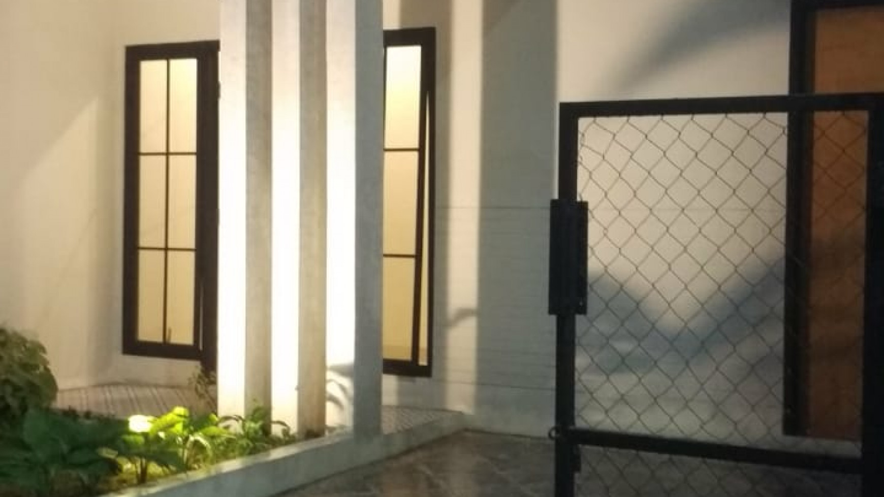 Rumah minimalis, brand new bagus, siap huni di Graha Bintaro