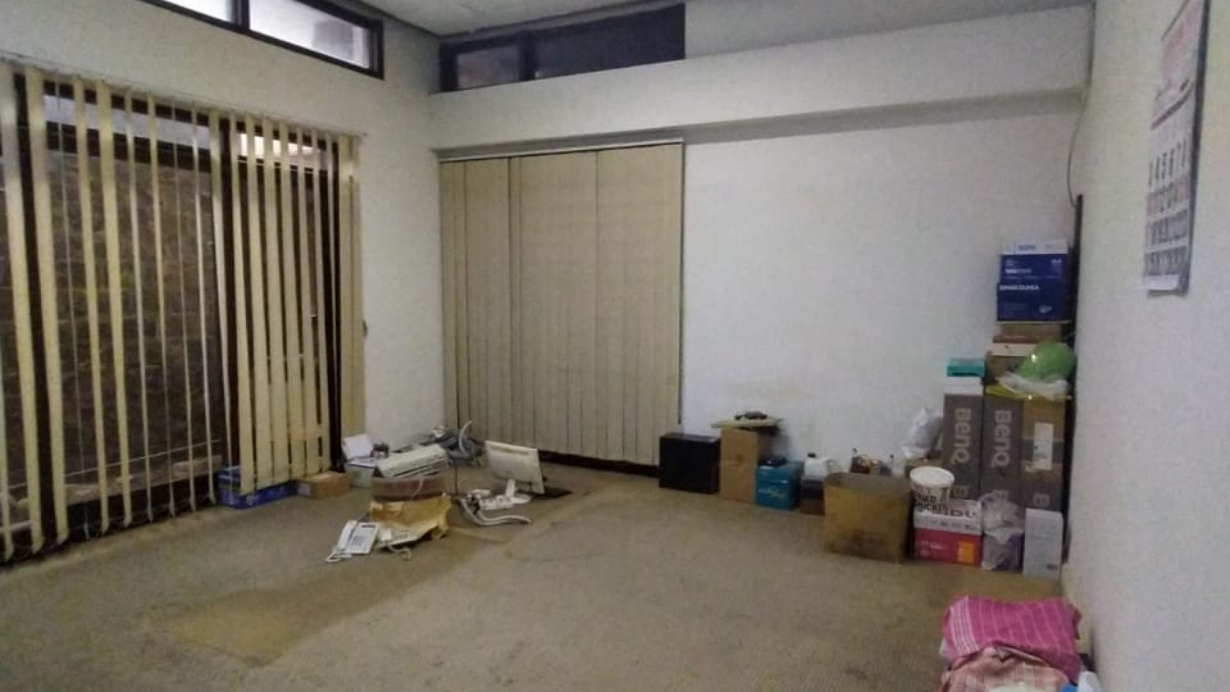 Disewakan Bangunan Komersial Siap Pakai Ex Kantor di Jalan Sulawesi, Surabaya Pusat