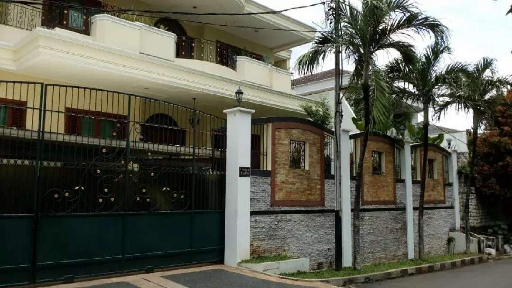 Rumah Tinggal Exclusive Simprug Garden Grogol Selatan Kebayoran Lama Jakarta Selatan