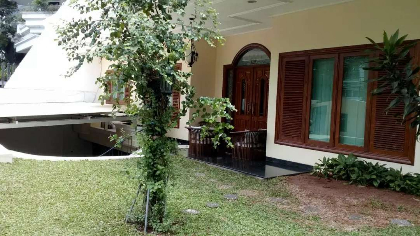 Rumah Tinggal Exclusive Simprug Garden Grogol Selatan Kebayoran Lama Jakarta Selatan