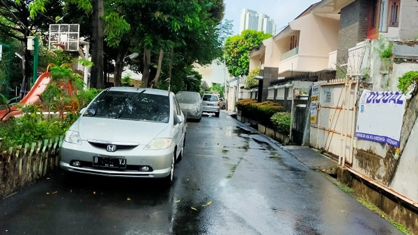 Rumah hitung tanah di Tanjung Duren